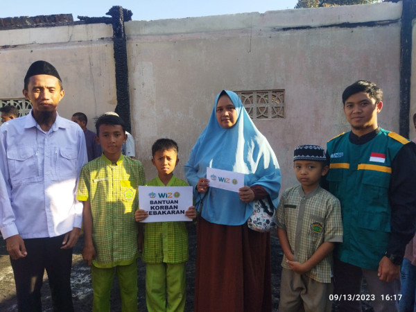 WIZ Soppeng Salurkan Bantuan untuk Korban Kebakaran di Tonrongnge